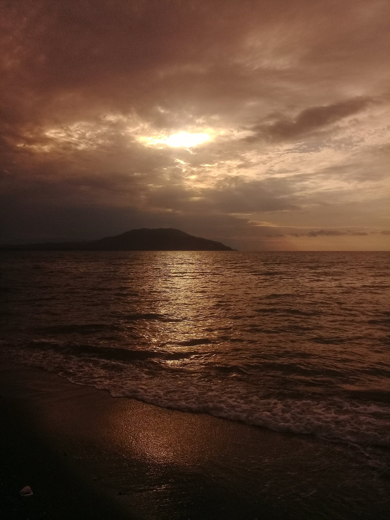 Youn nan bel plaj, ki nan vil tigwav