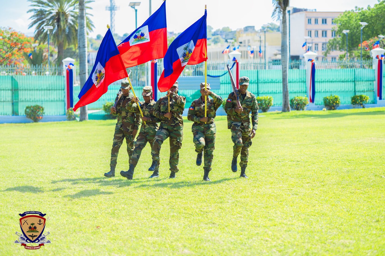 Las Fuerzas Armadas de Haití FAD’H Las Fuerzas Armadas de Haití FAD’H